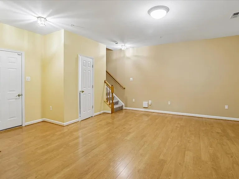 2943 Saint Helen Cir — Photo 31