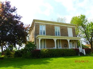 301 Comanche Dr, Hiawatha, KS 66434