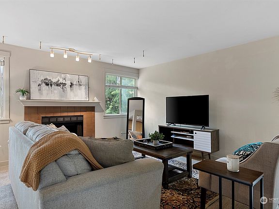 5th image of 8252 126th Avenue NE #D201