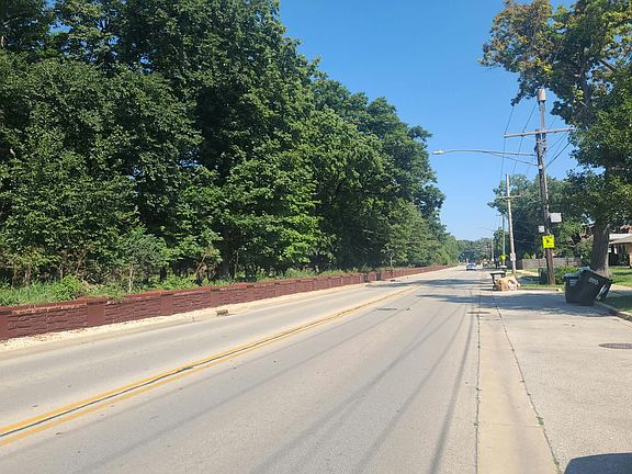 5th image of 1811 N Thatcher Ave