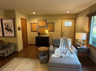 593 8th St NE, Sioux Center, IA 51250