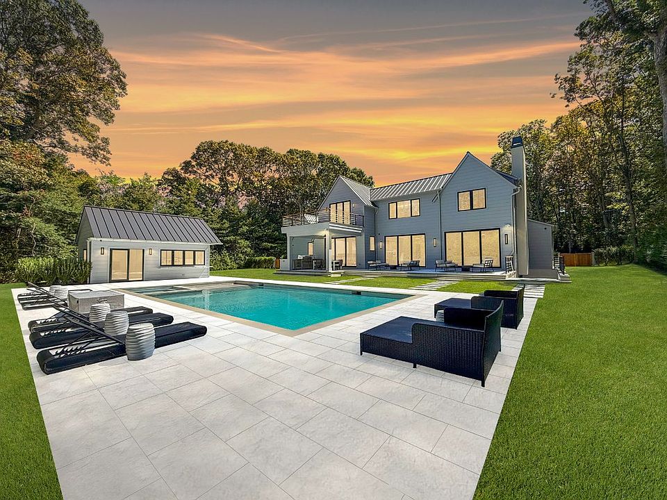 8 Ashwood Ct, Southampton, NY 11968 | Zillow