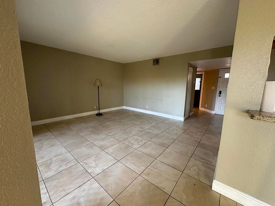 1st image of 941 Coral Club Dr