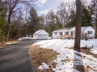 11 Forest Ln, Canton, CT 06019