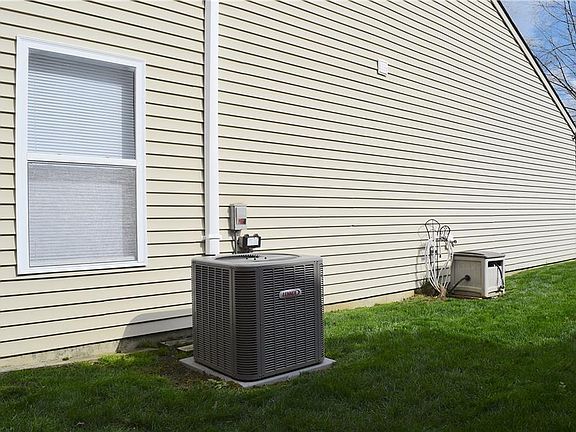 4th image of 10317 Memorial Knoll Dr