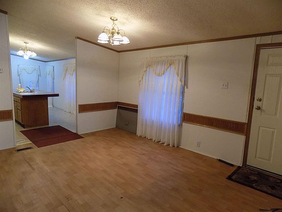 4th image of 711 Arehart St