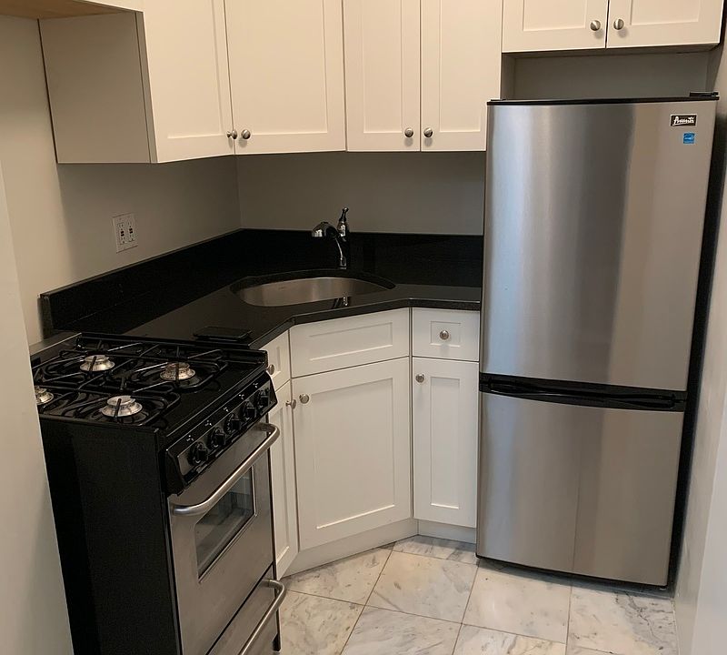 2nd image of 21 E 21st St #2-C