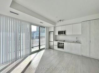 5858 Yonge St #518, Toronto, ON M2M 3T3