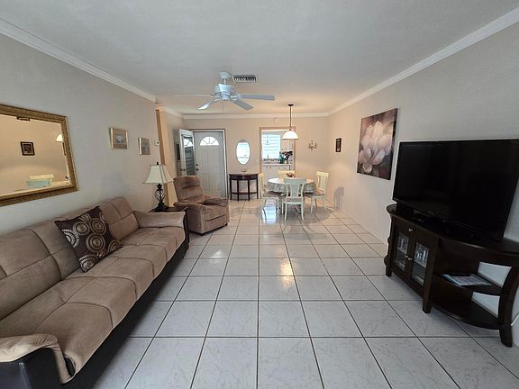 4th image of 2834 Crosley Drive E #M