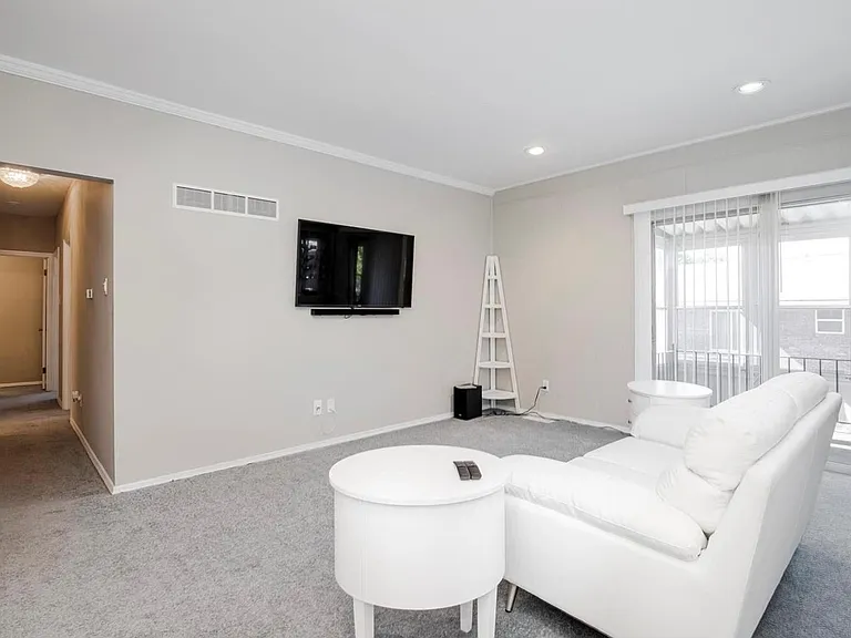 10315 Corbeil Dr #C — Photo 6
