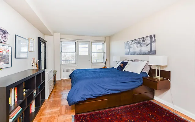 Sold by EZ Premier Realty | media 2