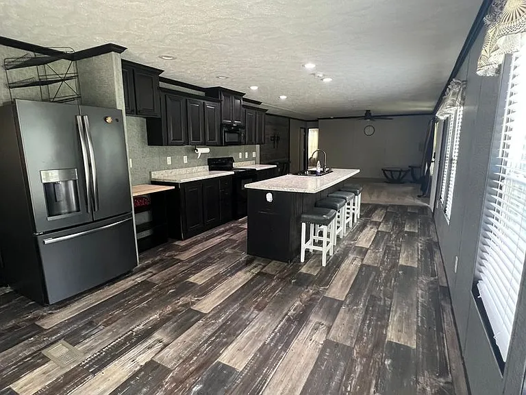 19310 Gourdon Ln — Photo 6
