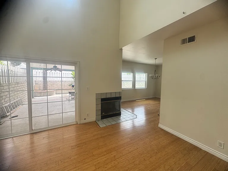 14726 Tupper St — Photo 6