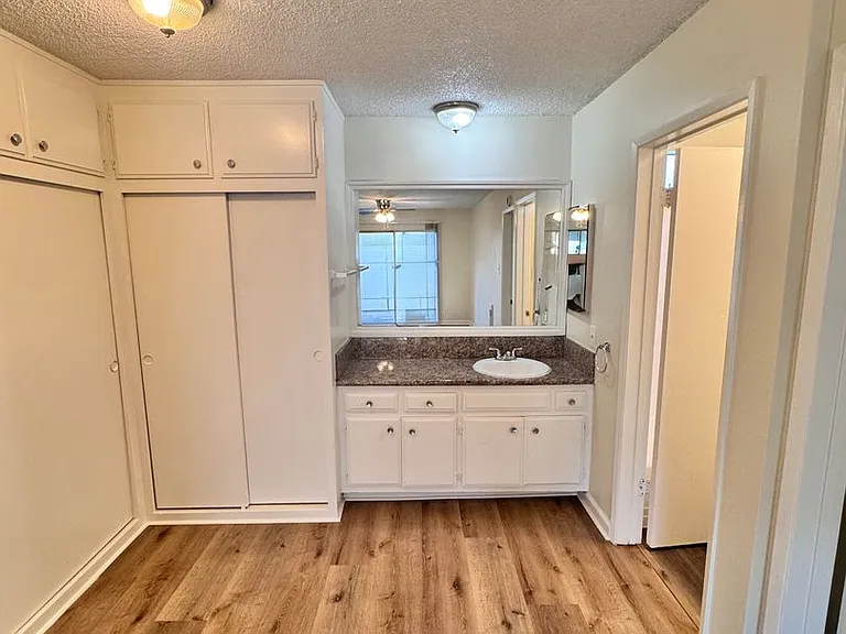3781 Green Ave #2 — Photo 17