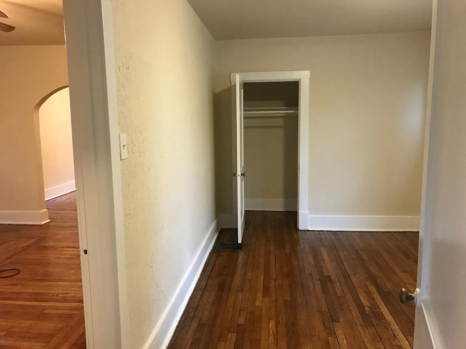 1120 Berkshire Ave — Photo 3