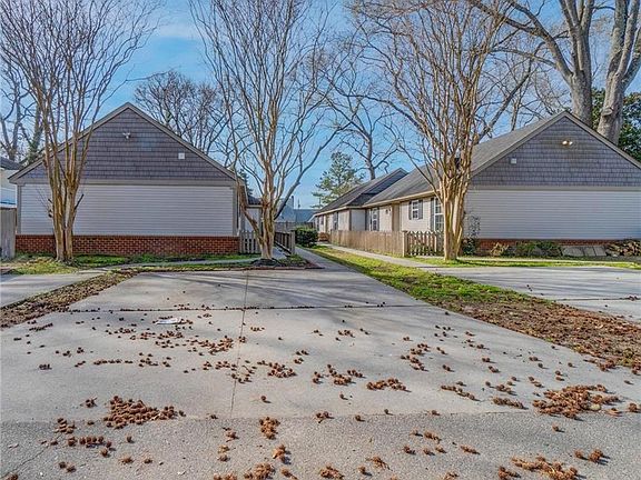 2nd image of 1515 Ocean Garden St