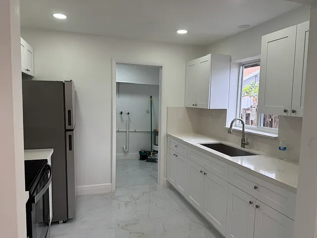 5929 Pierce St — Photo 3