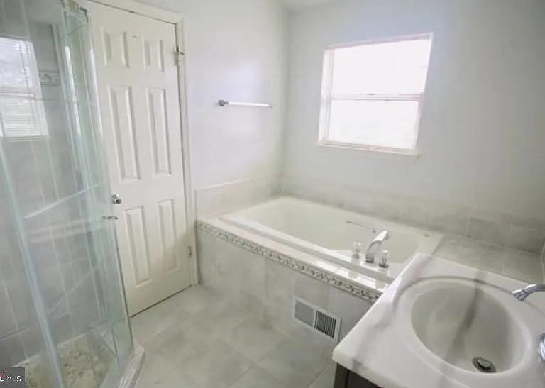 6854 Signature Cir — Photo 8
