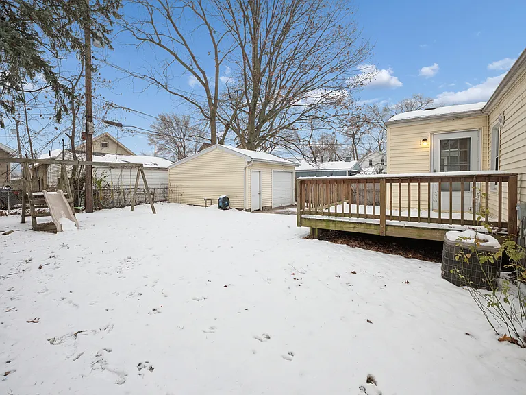4438 Packard Rd — Photo 31
