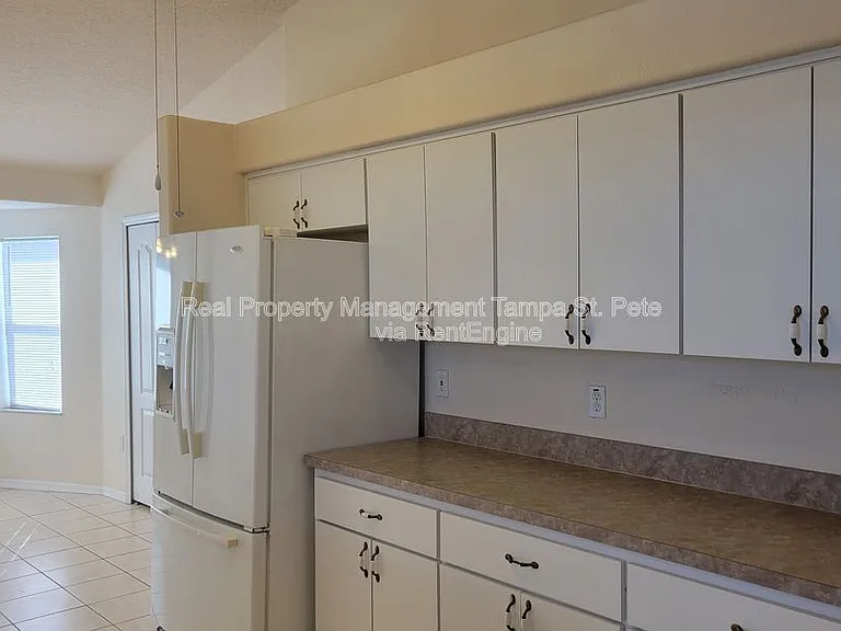1314 Avonwood Ct — Photo 8
