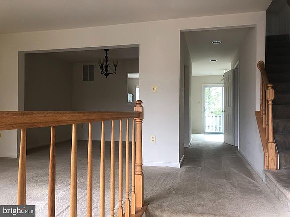 2nd image of 6704 Rockledge Pl