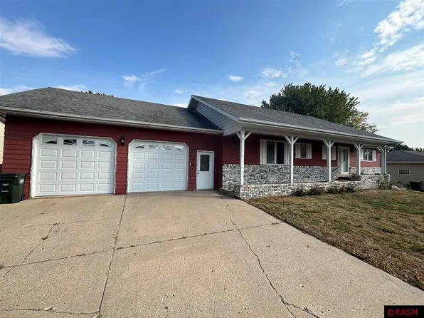 1106 4th Street Ct N, Saint James, MN 56081