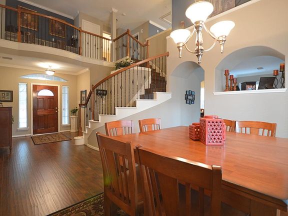 2nd image of 22119 Atwater Canyon Ln