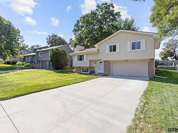 3rd image of 4818 S 157th St