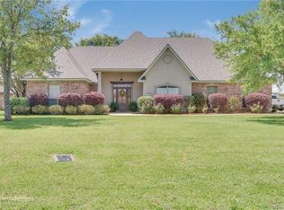 208 Colonel Burt Dr, Benton, LA 71006