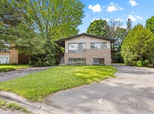 492 Vernon Ave, Ottawa, ON K1K 1A6