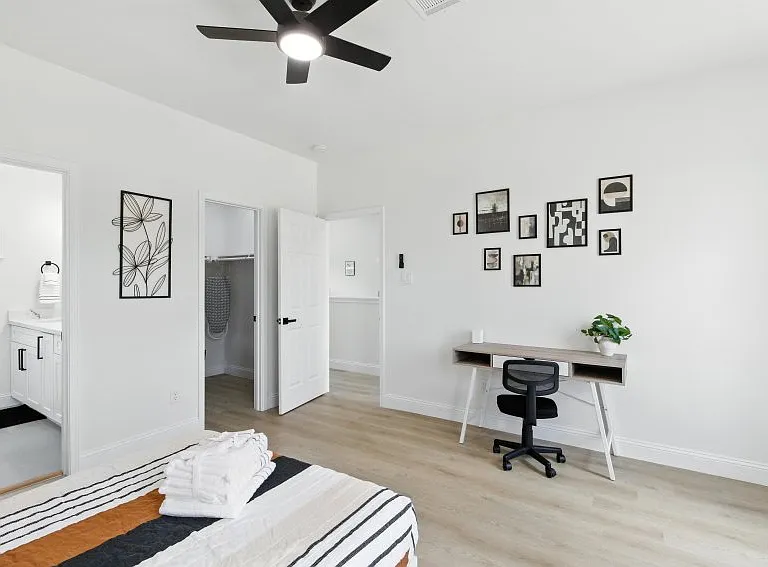 3902 McKinley #1 — Photo 1