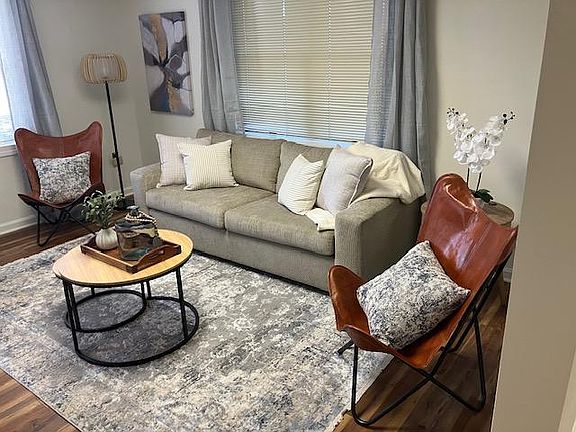 2nd image of 140 Deacon Rd Unit 2