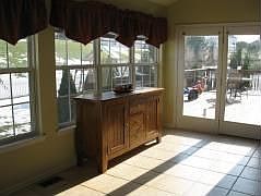 3rd image of 1148 Monroe Dr