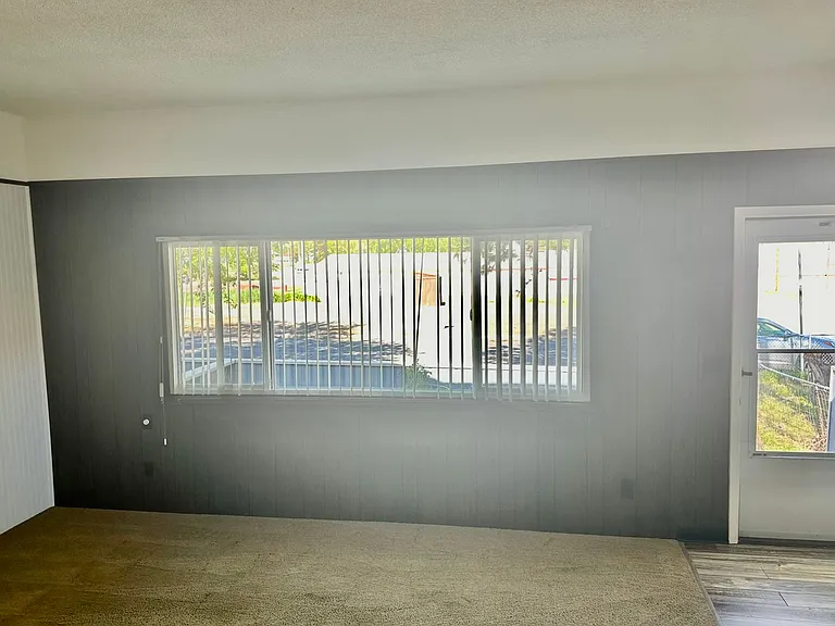1119 N Alameda Ave — Photo 4