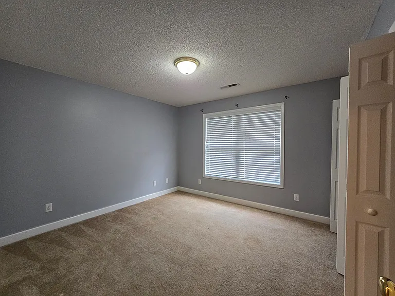 3563 Beacon Dr — Photo 11