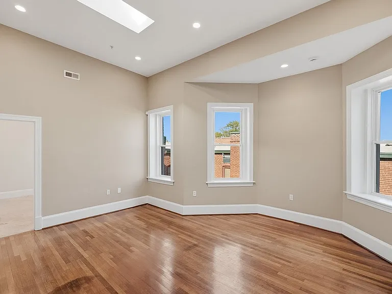 1324 Euclid St NW #407 — Photo 3