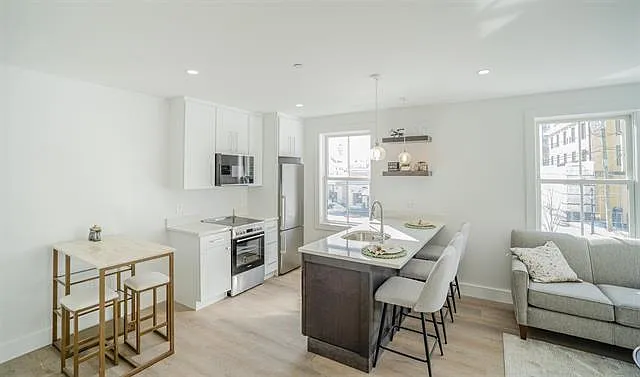 238 Deer St #204 — Photo 5