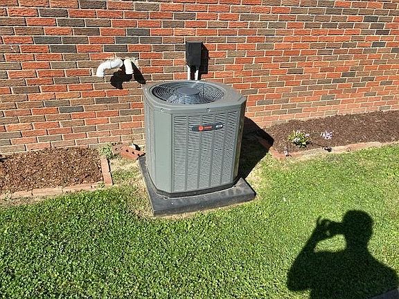 5th image of 1010 McConnell Dr