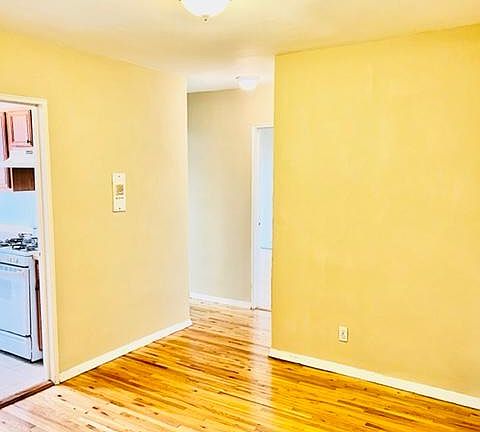 4th image of 67 Croton Ave #2M