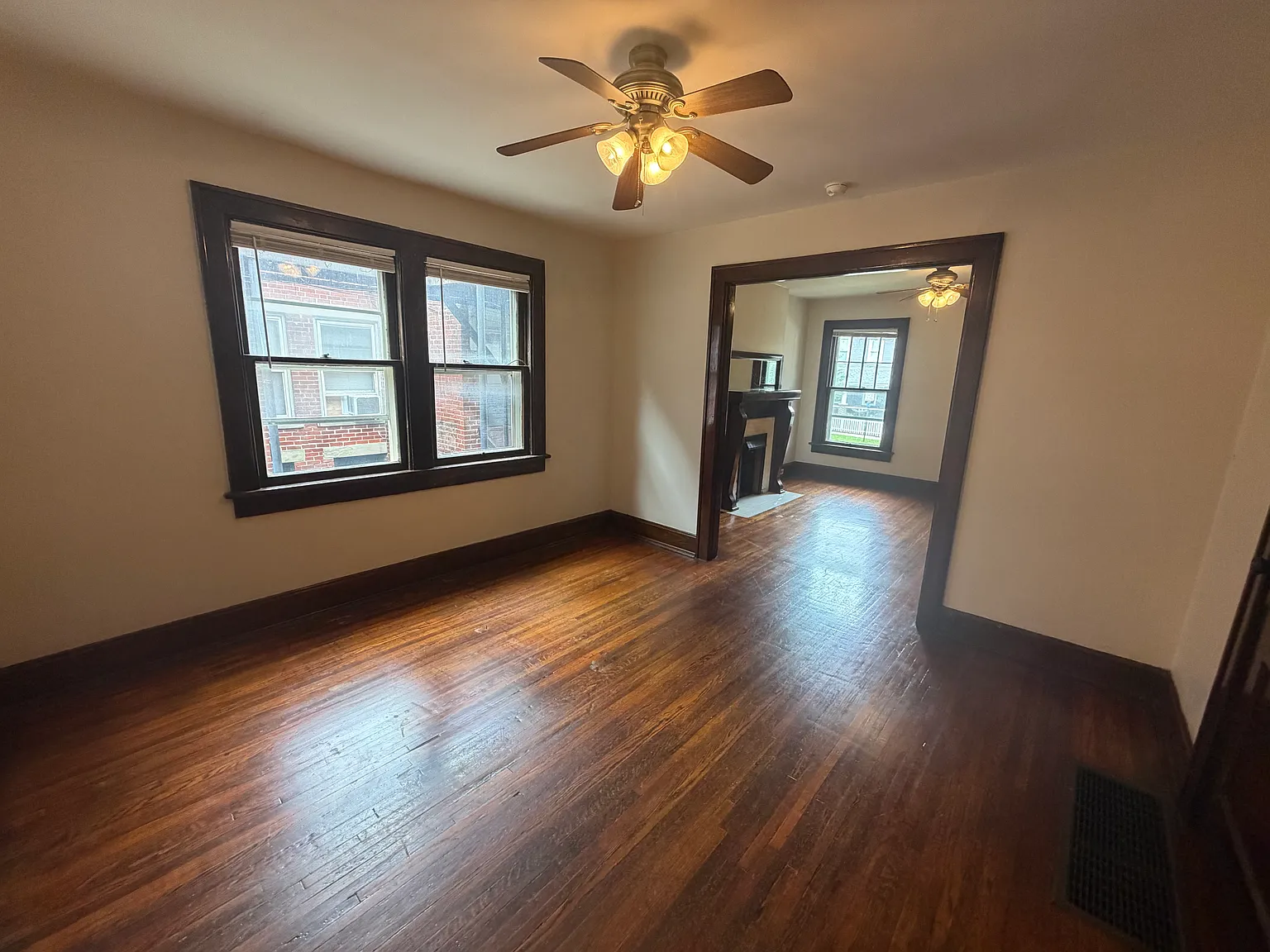 Studio, 700 sqft, $1,250 — Photo 4