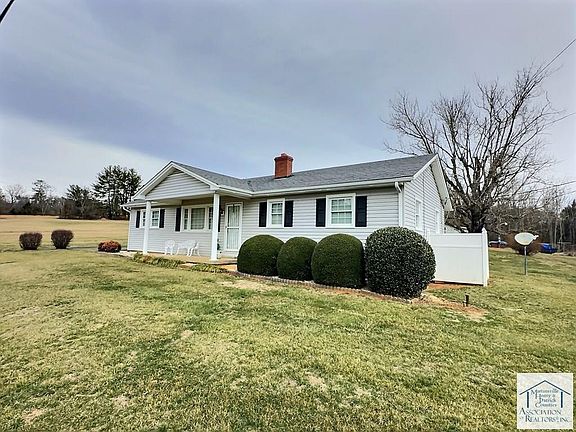 3rd image of 72 Boxwood Ln