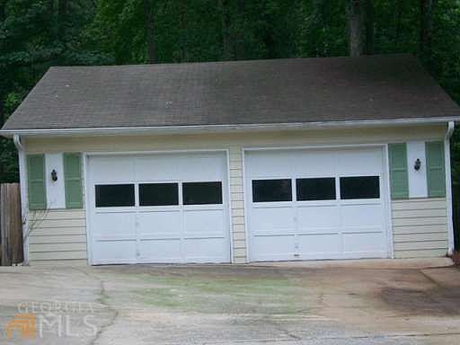 2nd image of 490 Hillsdale Dr