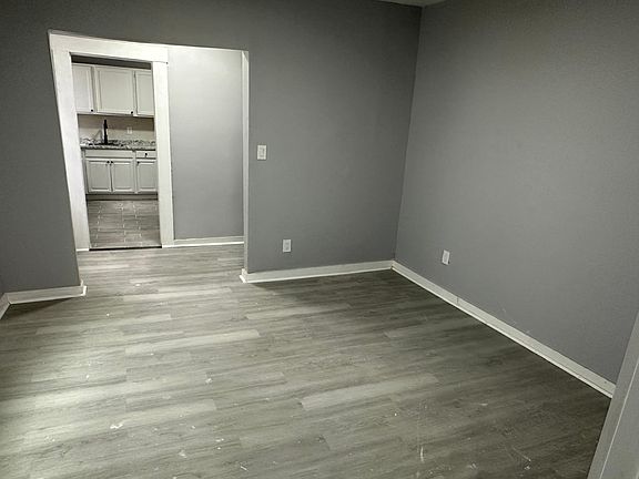 2nd image of 28 Harding Pl #1