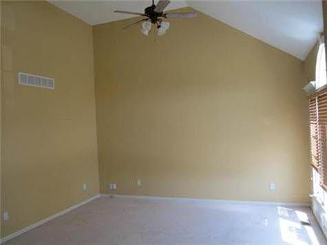 3rd image of 4400 NE 105th St