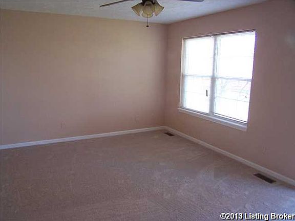 3rd image of 43 Oak Dr