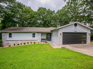 9409 Grimes Dr, Rogers, AR 72756