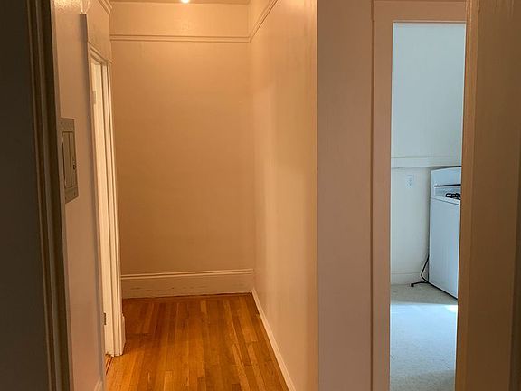 5th image of 1112 Larkin St #203
