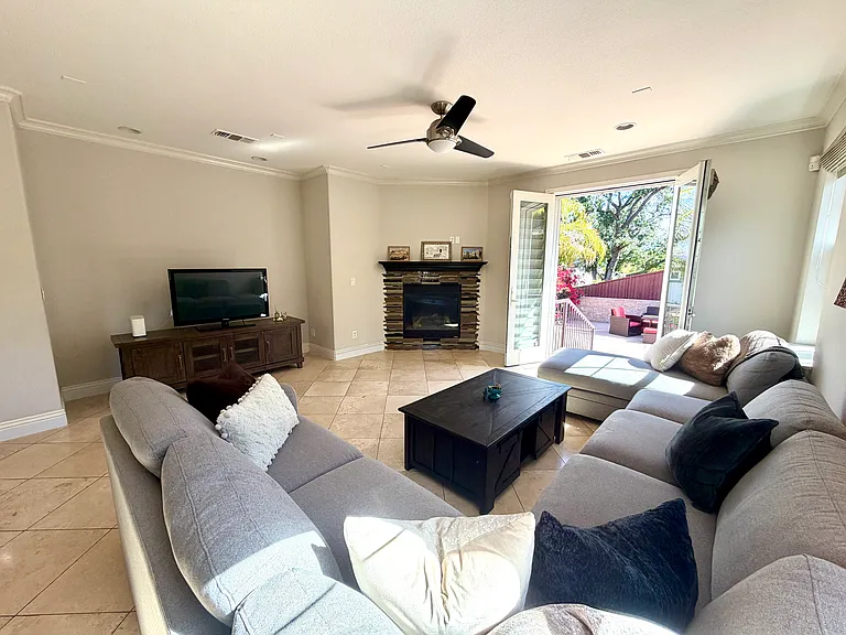 5205 Skyler Ct — Photo 31