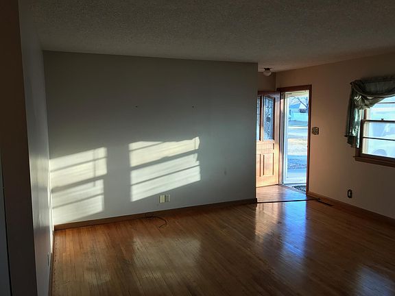 4th image of 1701 Wesbrook Dr