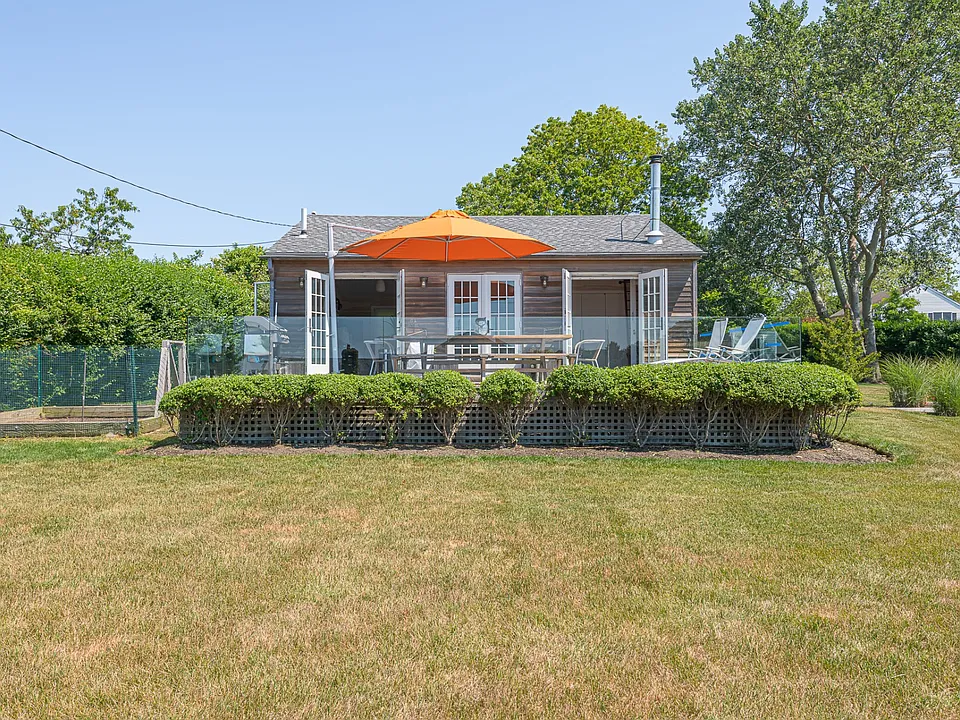 27 Landing Ln